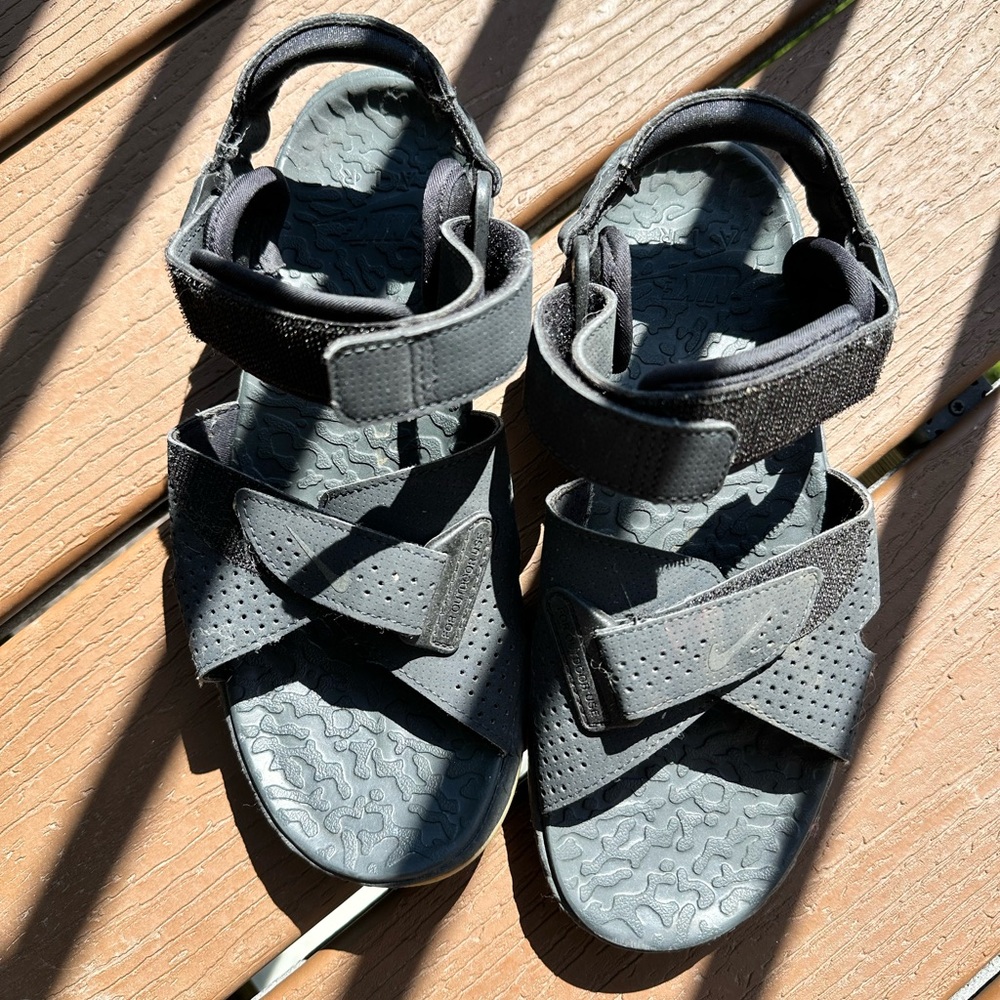 Nike ACG air deschutz sandals